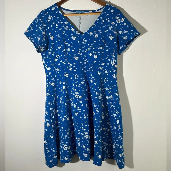 Draper James Love Circle Dress - Picture 2 of 5